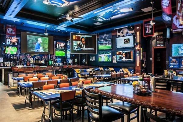 Blondie’s Sports Bar &amp; Grill