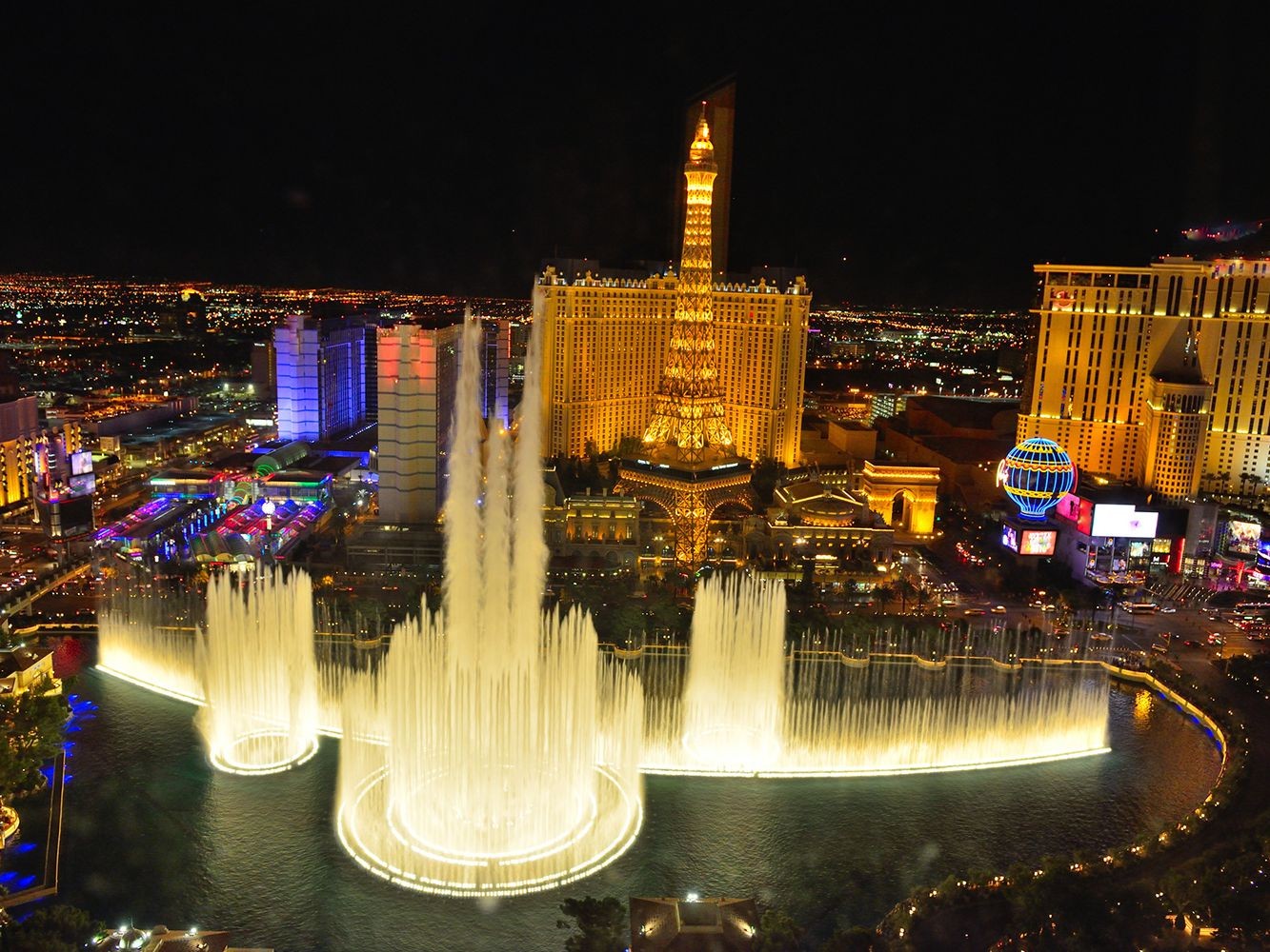 Be Mesmerized By The Fountains at Bellagio
