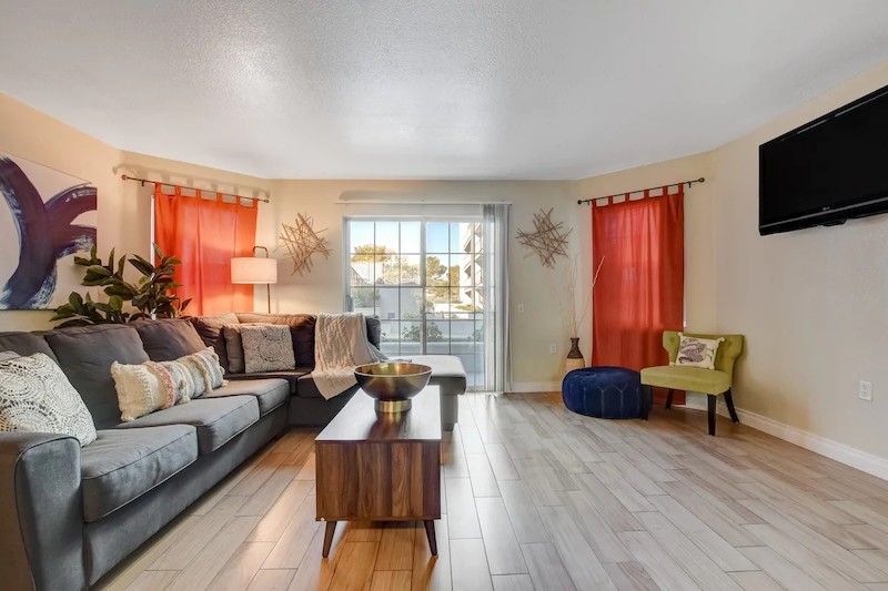Condo near the Strip &amp; Downtown $