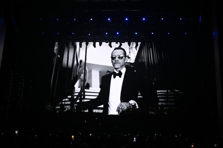 Marc Anthony's "VEGAS...MY WAY!" Residency Debuts at Fontainebleau