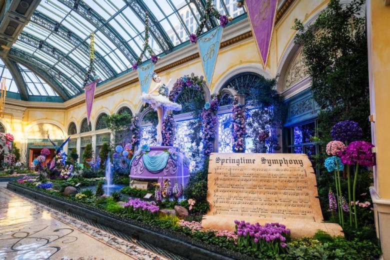 Bellagio Unveils Musical Spring Display with Dancing Gardens