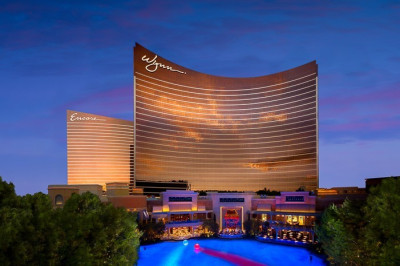 6 Best Bachelor Party Hotels in Las Vegas