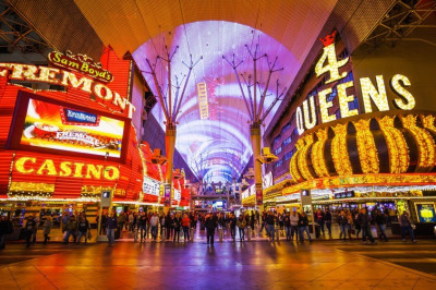 10 Things to do on Vegas's Fremont Street