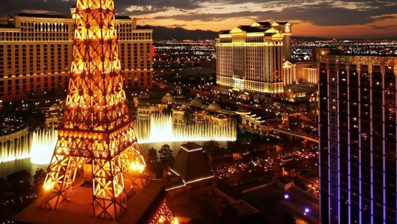 Best Places to Take Pictures on the Las Vegas Strip!