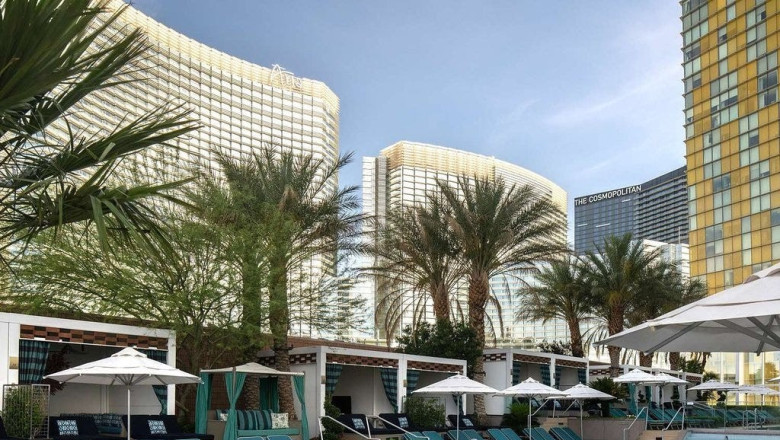 How to Show Your Parents a Good Time in Vegas