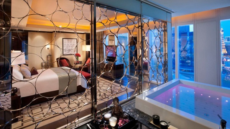 5 Ideas for Your Vegas Honeymoon