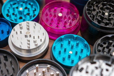 A Las Vegas Christmas Gift Guide For Your Stoner Friend