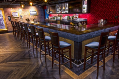 Grab a Drink at These Famed Vegas Bars