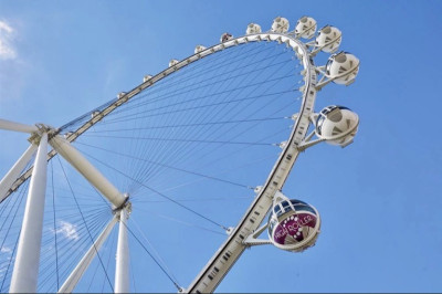 Ride The Las Vegas High Roller: Day or Night?