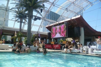 Las Vegas Topless Pools 2021