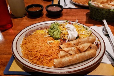 Best Restaurants Inside the Las Vegas Arts District