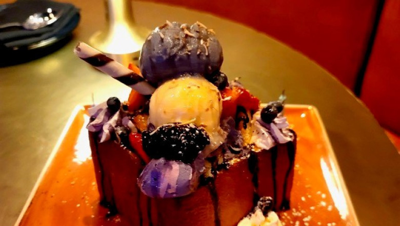 Las Vegas Mixtape v3: Freewheeling In Vegas: Shows, Eateries, Movie Theaters, and a Mind-Altering Museum