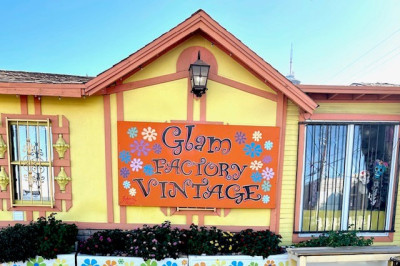 Visiting Female-Owned Businesses in the Arts District: Las Vegas Mixtape v5