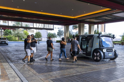 How to Zoox: The Driverless Cars Taking Over the Strip