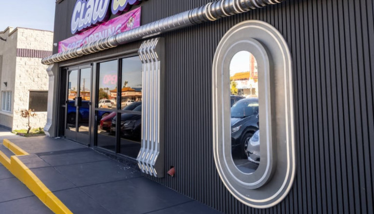 Claw World Chinatown Opens in Vegas Spring Mountain Corridor