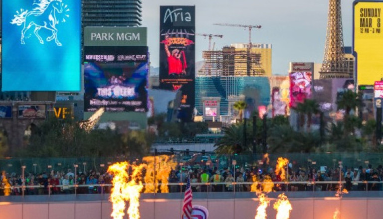 Rock 'n' Roll Las Vegas Marathon Takes Over Strip with 26K Runners