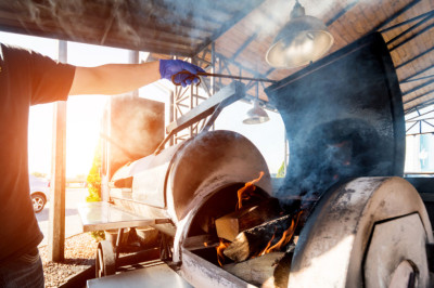 Famous Dave's Brings BBQ Competition to Blue Diamond Road May 30